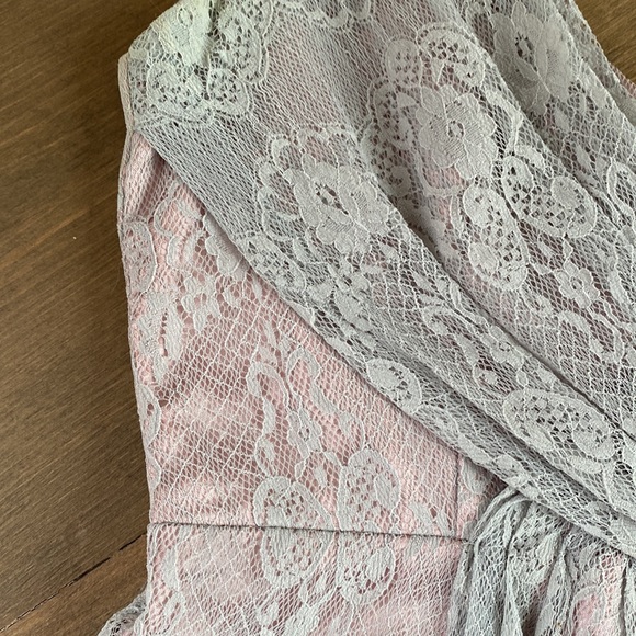 Grey lace over pink lining dress. Size xs - Picture 6 of 6